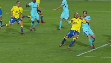 El penalti que Mateu Lahoz se&ntilde;al&oacute; al Barcelona.