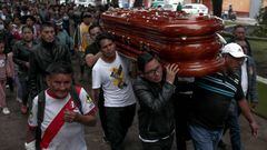 AYACUCHO, PERU - DECEMBER 17: Citizens take a tour of the streets of the city before burying 34-year-old John Henry Mendoza who died from 2 bullets to the chest, after the demonstration held at the airport in the city of Ayacucho on December 17, 2022. The eight deaths this week that made Ayacucho the epicenter of violence in the crisis that is still unfolding in Peru. The death toll in nationwide protests sparked by the ousting of former President Pedro Castillo has risen to 18, authorities said on Friday.Peru has declared a 30-day nationwide state of emergency as clashes between police and protesters rage on in several areas over Castilloâs impeachment and arrest on Dec. 7. (Photo by Klebher Vasquez/Anadolu Agency via Getty Images)
