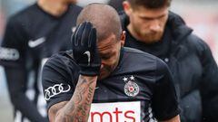 Partizan Belgrade&#039;s Brazilian midfielder Everton Luiz leaves the field in tears on February 19, 2017, at the end of a Serbian championship match between Partizan and Rad, after racist remarks from Rad&#039;s supporters, Serbian television B92 reporte
