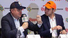 El director comercial de Rappi, Sebastian Ruales y Jorge Enrique V&eacute;lez anuncian alianza en rueda de prensa