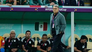 Gerardo Tata Martino head coach of Mexico during the FIFA World Cup Qatar 2022 Group C match between Argentina and Mexico at Lusail Stadium on November 26, 2022 in Lusail City, Qatar. (Photo by Jose Breton/Pics Action/NurPhoto via Getty Images)