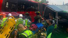 Metrobús y autos se impactan en Insurgentes: hay al menos 6 heridos