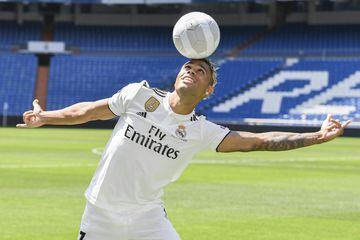 Mariano presentation at Real Madrid: photogallery