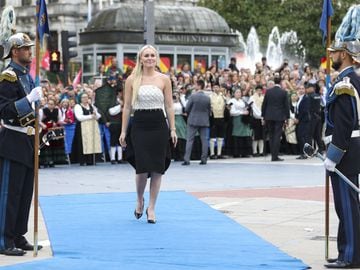 Lindsey Vonn arrives at the Teatro Campoamor in Oviedo for the 2019 Princess of Asturias Awards ceremony.