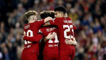 Díaz sale ovacionado en otra agónica victoria de Liverpool