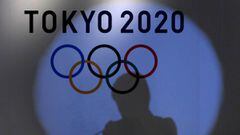 Imagen de los aros olímpicos con el logo de los Juegos Olímpicos de Tokio 2020.