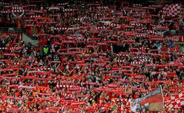 Soccer Football - Liverpool Tour - Sydney FC vs Liverpool - Sydney, Australia - 24/5/17 - Liverpool fans show their support. REUTERS/Jason Reed