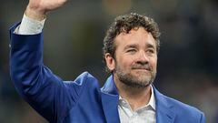 Jeff Saturday, the Colts’ new interim head coach who replaced Frank Reich, has little sideline experience, but is “fully capable.” Find out why