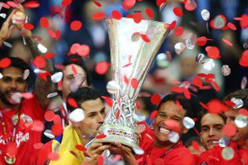 Bacca lleva al Sevilla a su cuarto título de Europa League