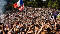 Miles de personas en la prueba de Les Gets (Francia) de la Copa del Mundo de Descenso, el domingo 10 de septiembre del 2023. 