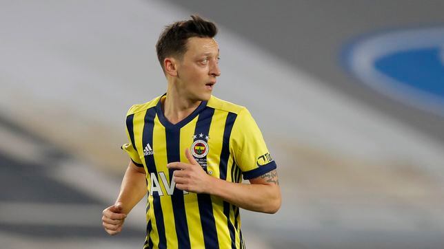 Özil interviene en el ‘caso Arda Güler’