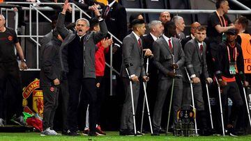 Marcos Rojo, Luke Shaw, Zlatan Ibrahimovic y Ashley Young, del Manchester United, con muletas.