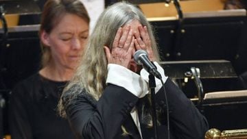 Patti Smith durante la recogida del Premio Nobel de Literatura a Bob Dylan