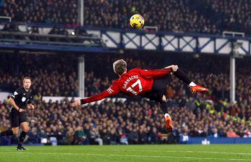 Cristiano Ronaldo uploads Instagram photo of overhead kick in Al