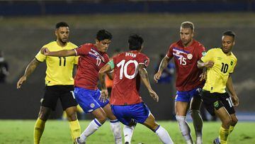 JUgadores de Costa Rica durante el partido contra Jamaica en Kingston