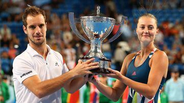 PERTH, AUSTRALIA - JANUARY 07:  Richard Gasquet and Kristina Mladenovic of France hold the Hopman Cup trophy after winning the final against Coco Vandeweghe and Jack Sock of the United States during the 2017 Hopman Cup Final at Perth Arena on January 7, 2017 in Perth, Australia.  (Photo by Paul Kane/Getty Images)