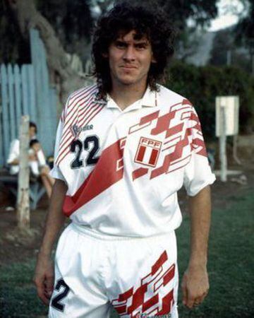 Tuvo pasos por Deportes Concepción (1989) y O'Higgins (1990), tras lo cual vivió variadas experiencias en Europa. Hoy en día es representante de jugadores.
