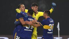 LA PLATA, ARGENTINA - AUGUST 04: Agust&Atilde;&shy;n Rossi of Boca Juniors celebrates with teammates winning in the shootout after a round of sixteen match of Copa Argentina 2021 between Boca Juniors and River Plate at Estadio Ciudad de La Plata on August