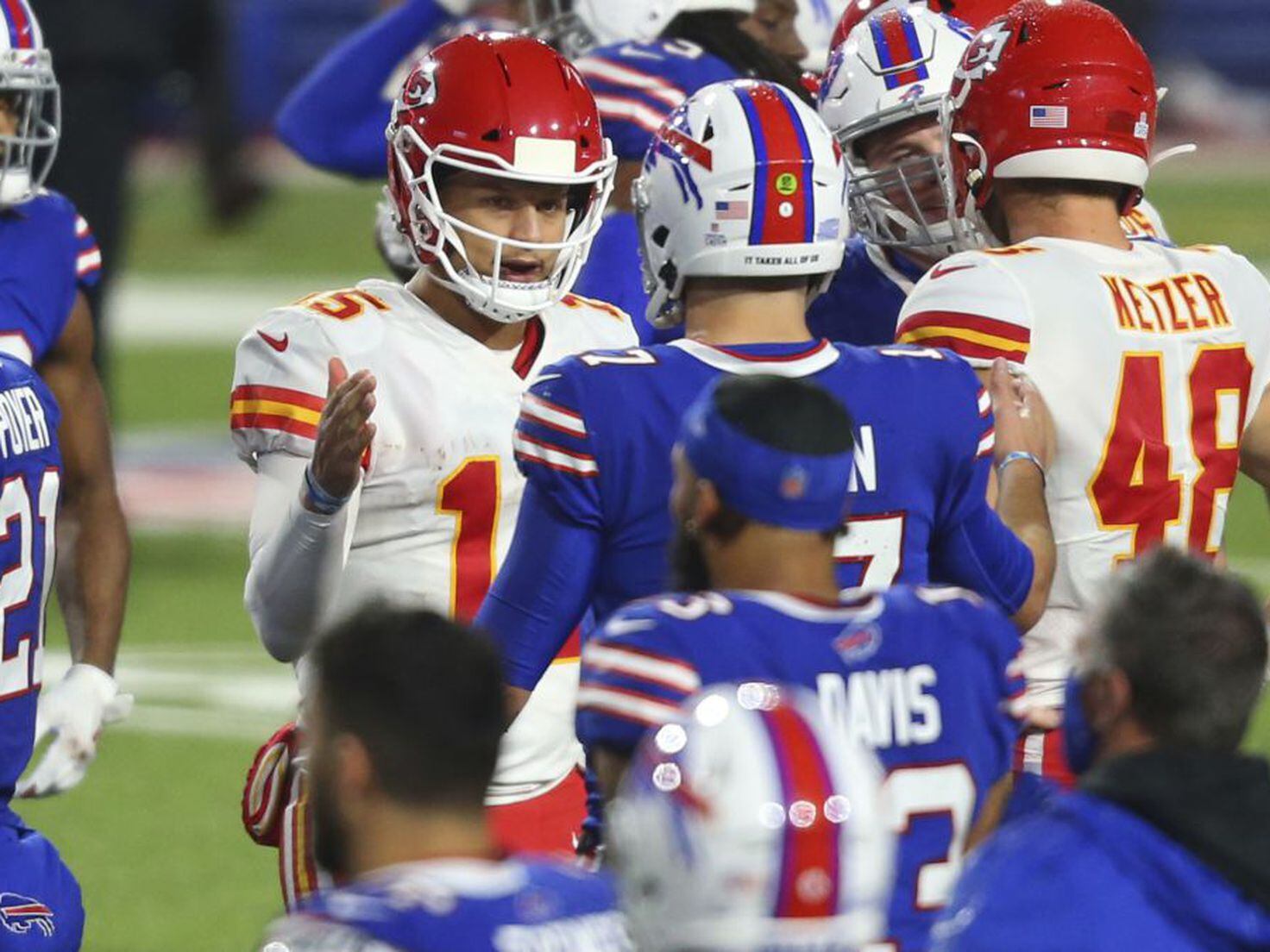 Patrick Mahomes vs Josh Allen: numbers compared - AS USA