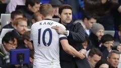 Kane niega que esté negociando su renovación con el Tottenham