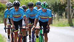 La promesas de ciclismo colombiano prepar&aacute;ndose para el Tour de L&#039;avenir