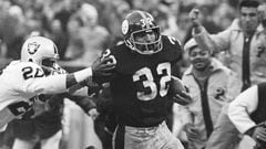 Franco Harris during a game against the Raiders.