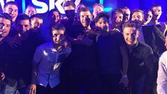 Los ciclistas del Sky posaron al t&eacute;rmino de los Team Sky Awards, el homenaje que hace el equipo a sus corredores.