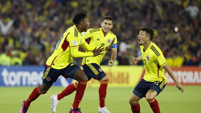 Colombia encuentra su ‘9′, golea a Paraguay y respira en la tabla