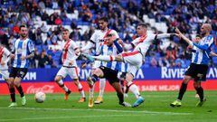 BARCELONA, SPAIN - APRIL 21: Sergio Guardiola of Rayo Vallecano scores his sides first goal during the LaLiga Santander match between RCD Espanyol and Rayo Vallecano at RCDE Stadium on April 21, 2022 in Barcelona, Spain. (Photo by Eric Alonso/Getty Images