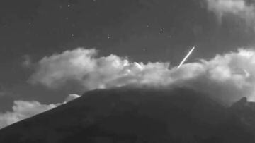 VIDEO | ¿Estrella fugaz? Una luz extraña es captada el cráter del volcán Popocatépetl