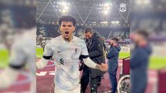 Luis Díaz celebra un nuevo triunfo del Liverpool 