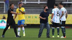 Ministros de sanidad irrumpieron cuando el duelo entre Brasil y Argentina iniciaba, algo que provoc&oacute; la suspensi&oacute;n del encuentro en la Arena de Sao Paulo.