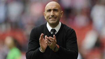 Alavés considering Abelardo or Baraja for vacant coach's role