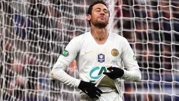 Paris Saint-Germain&#039;s Brazilian forward Neymar reacts after missing a goal opportunity during the French Cup final football match between Rennes (SRFC) and Paris Saint-Germain (PSG), on April 27, 2019 at the Stade de France in Saint-Denis, outside Pa