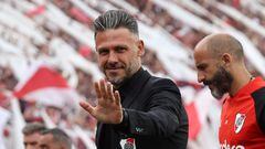 River Plate's coach Martin Demichelis waves before the start of the Argentine Professional Football League Cup 2024 match between River Plate and Boca Juniors at El Monumental stadium in Buenos Aires on February 25, 2024. (Photo by ALEJANDRO PAGNI / AFP)