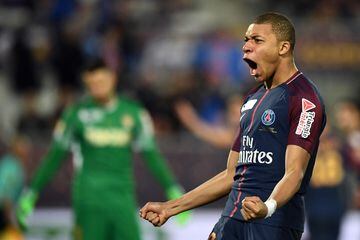 Year: 2017 | Club at the time of win: PSG. Current club: PSG.