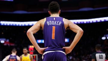 Devin Booker, durante un partido de la NBA con Phoenix Suns