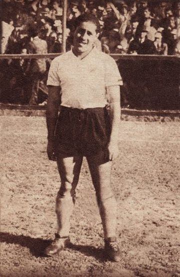 El defensor Santiago Salfate fue figura en el Colo Colo de fines del 30 e inicios del 40. Campeón en 1939, 1941 y 1944. 
