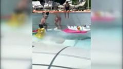 Muere un hombre tras ser succionado por un agujero en una piscina