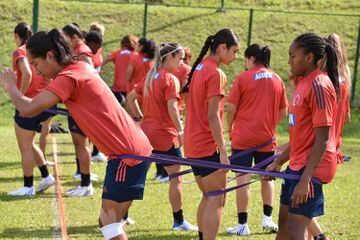 La Selección Colombia Femenina tuvo su primer entrenamiento en campo en la sede de Deportivo Cali previo al debut en Copa América Femenina ante Paraguay