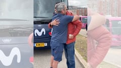 Emotivo abrazo de Mauricio Soler y Tato, masajista de Movistar