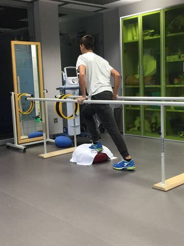 Adriano Malori haciendo ejercicios durante el proceso de rehabilitación. Foto: @AdrianoMalori