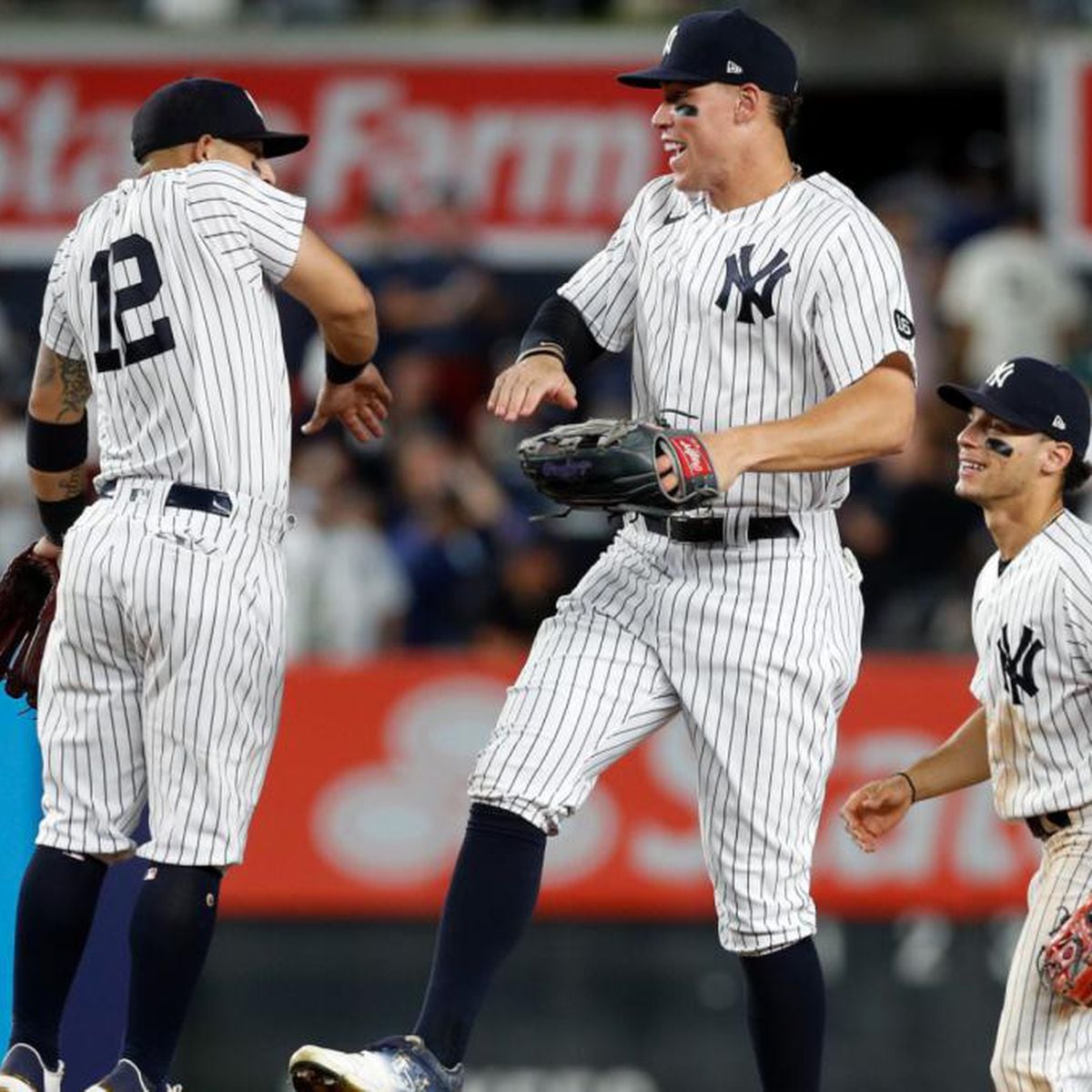 Yankees score runs in final three innings for 4-1 victory over Dodgers