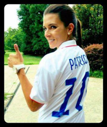 Danica Patrick luce la playera de la Selección de Estados Unidos