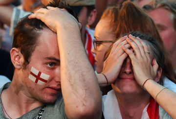 ARA777. London (United Kingdom), 11/07/2018.- England fans react to Croatia winning the FIFA World Cup 2018 semi final between England and Croatia at a public viewing in London, Britain, 11 July 2018. (Croacia, Mundial de Fútbol, Londres, Inglaterra) EFE/