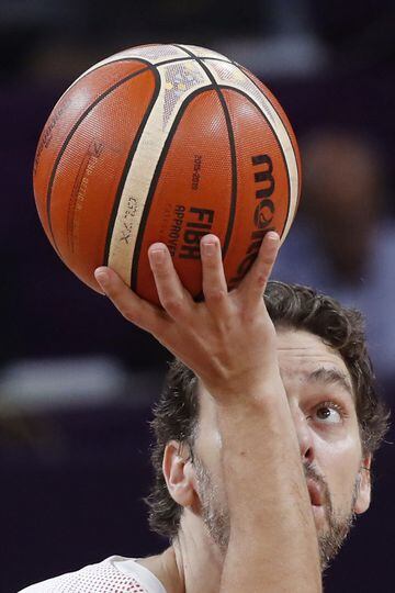 El pívot de la selección española de baloncesto Pau Gasol durante el partido ante Rusia, por el tercer y cuarto puesto del Eurobasket 2017.