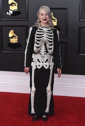 Los peores vestidos de los Grammy 2021 
