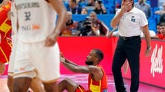 BERLIN, GERMANY - SEPTEMBER 16: Head coach Sergio Scariolo, Lorenzo Brown, of Spain during the FIBA EuroBasket 2022 semi-final match between Germany and Spain at EuroBasket Arena Berlin on September 16, 2022 in Berlin, Germany. (Photo by Pedja Milosavljevic/DeFodi Images via Getty Images)