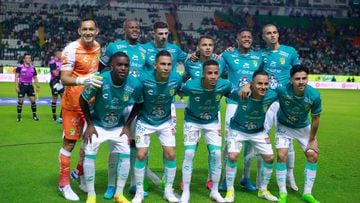 LEON, MEXICO - JULY 31: Players of Leon pose prior to the 6th round match between Leon and America as part of the Torneo Apertura 2022 Liga MX at Leon Stadium on July 31, 2022 in Leon, Mexico. (Photo by Cesar Gomez/Jam Media/Getty Images)