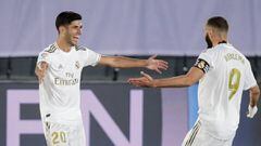 Asensio y Benzema celebran el segundo gol del Madrid.